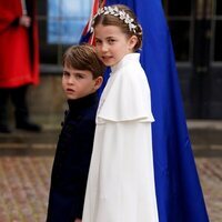 La Princesa Charlotte y el Príncipe Louis en la Coronación de Carlos III
