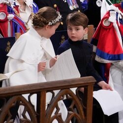 La Princesa Charlotte y el Príncipe Louis, cómplices durante la Coronación de Carlos III
