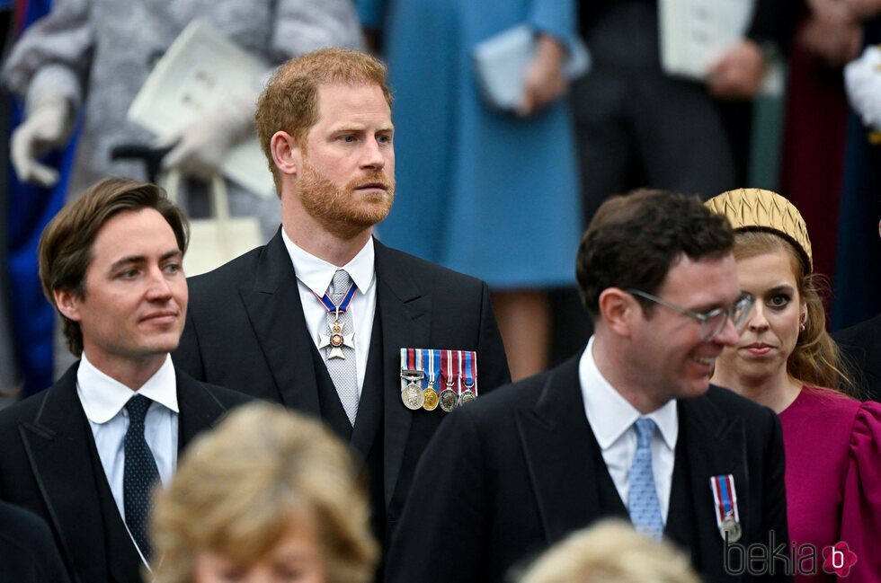 El Príncipe Harry acudiendo a la Coronación de Carlos III