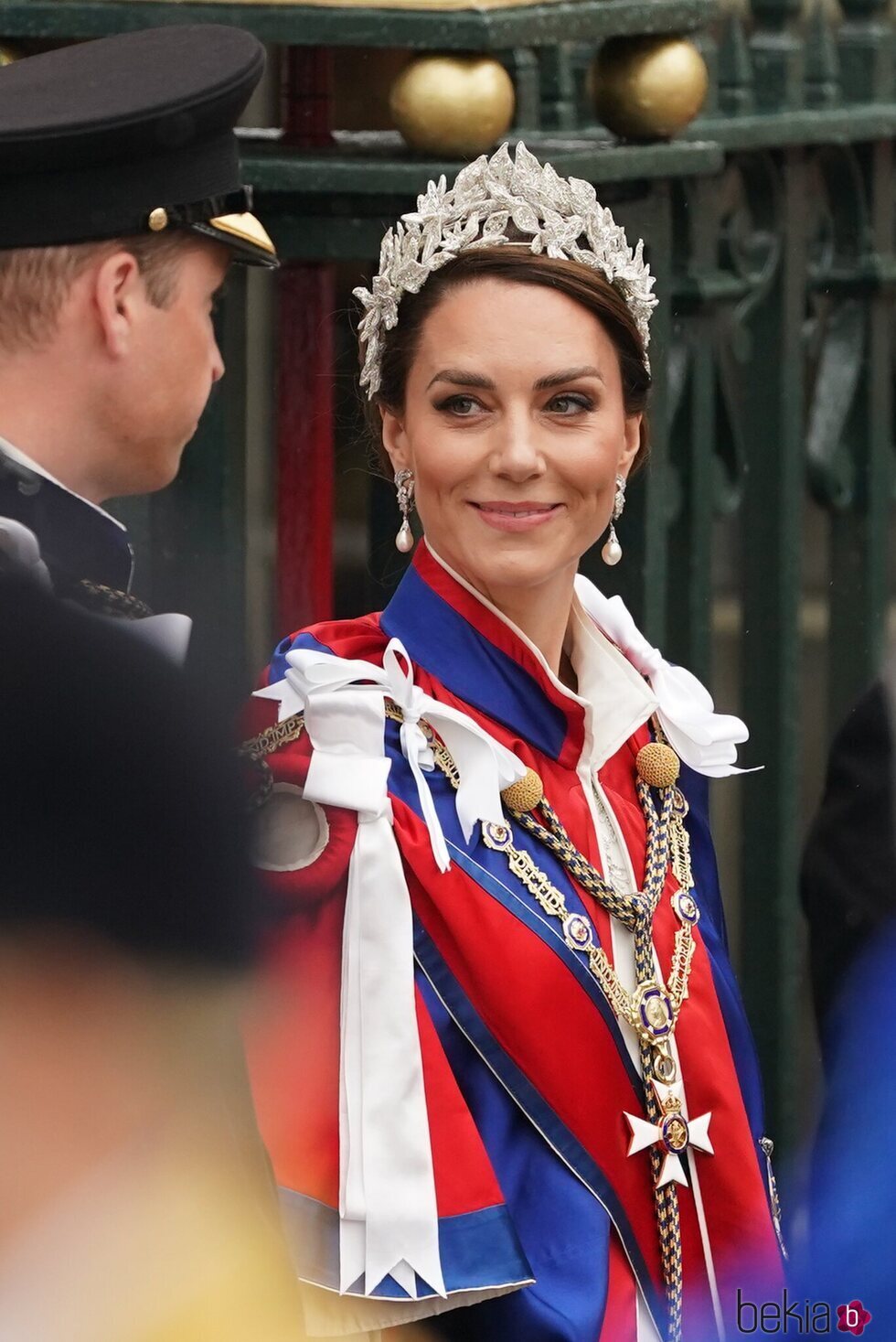 Kate Middleton, sonriente a la salida de la Coronación de Carlos III
