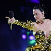 Katy Perry en su actuación en el concierto de la Coronación de Carlos III