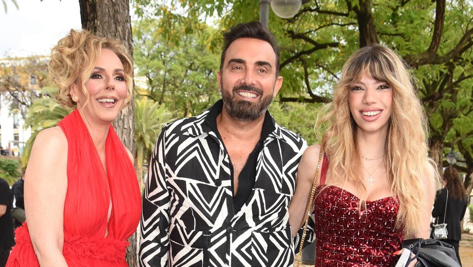 Rocío Carrasco, Fidel Albiac y Alejandra Rubio en la preboda de Raúl Prieto y Joaquín Torres