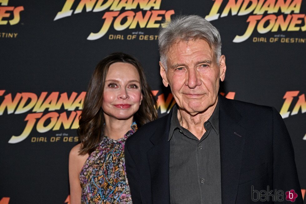 Harrison Ford y Calista Flockhart en la presentación de 'Indiana Jones y el dial del destino' en Cannes
