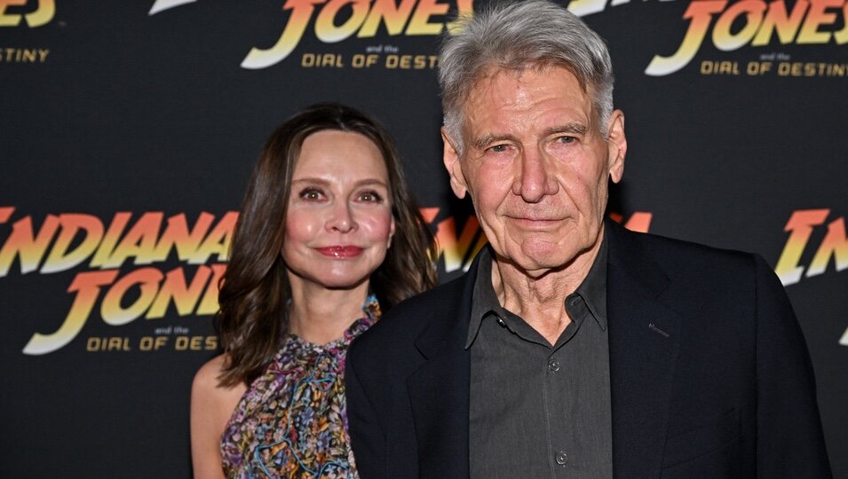 Harrison Ford y Calista Flockhart en la presentación de 'Indiana Jones y el dial del destino' en Cannes