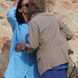 Ernesto de Hannover y Claudia Stilianopoulos besándose en Ibiza
