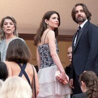 Carolina de Mónaco, Carlota Casiraghi y Dimitri Rassam en la premiere de 'Killers Of The Flower Moon' en el Festival de Cannes 2023