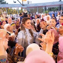 Rania de Jordania en la fiesta de henna de Rajwa