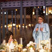 Rania de Jordania emociona a Rajwa en su discurso en la fiesta de henna de Rajwa de Jordania