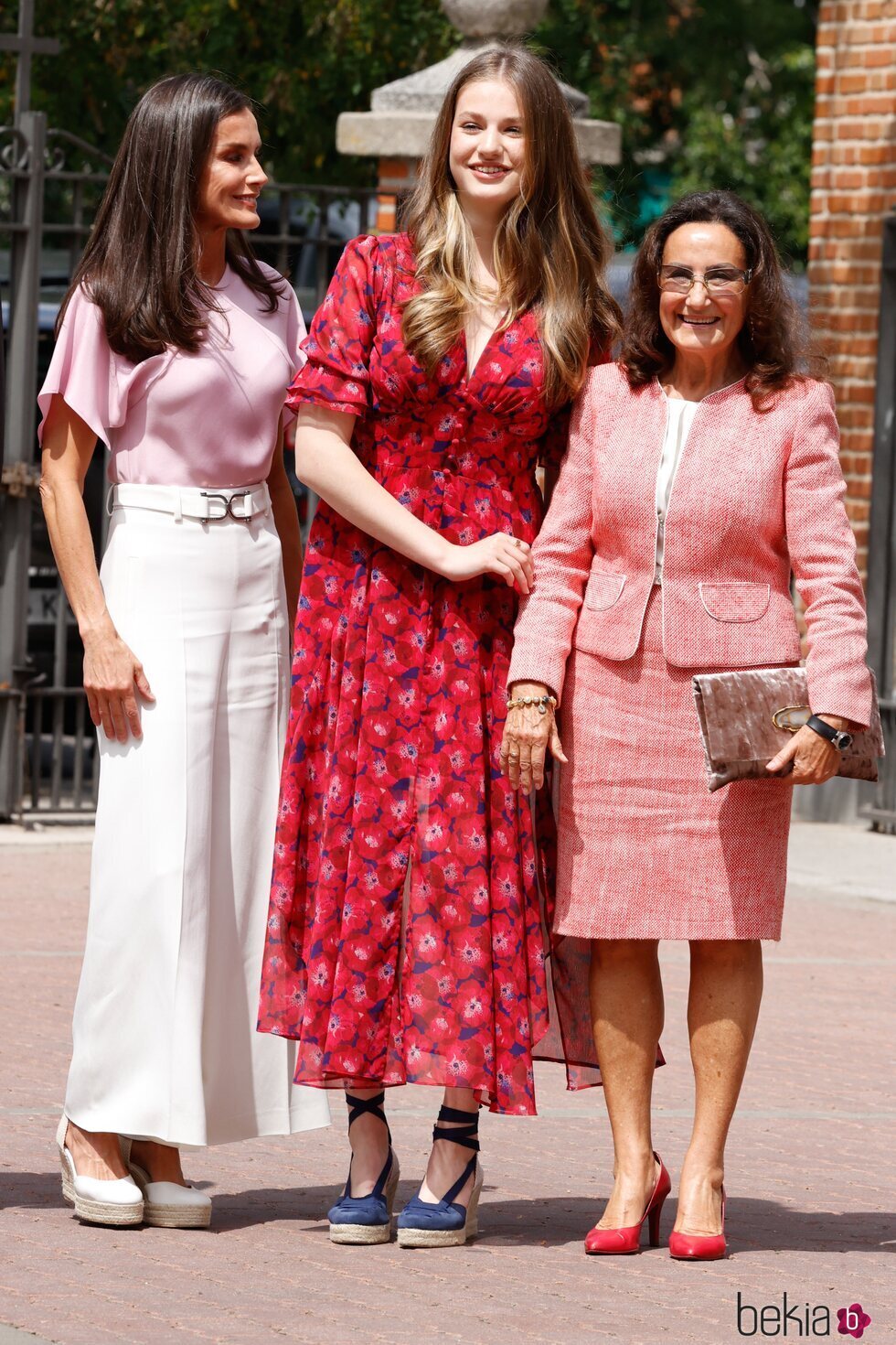 La Reina Letizia, la Princesa Leonor y Paloma Rocasolano en la Confirmación de la Infanta Sofía