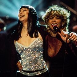 Tina Turner y Cher cantando juntas en 1999