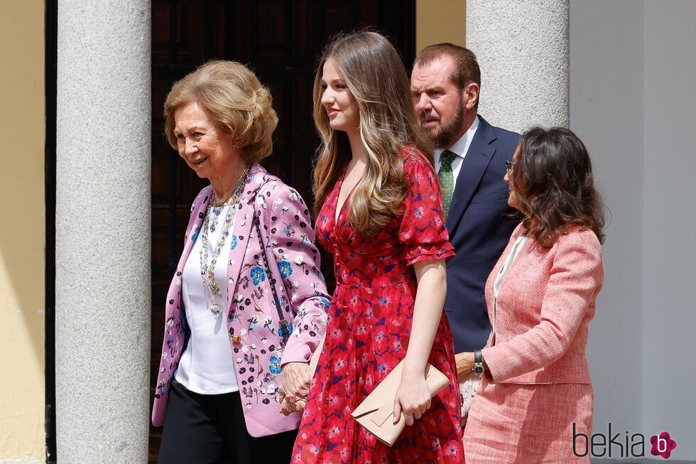 La Princesa Leonor y sus abuelos en la Confirmación de la Infanta Sofía