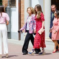 La Reina Letizia, la Princesa Leonor, la Reina Sofía, Jesús Ortiz y Paloma Rocasolano en la Confirmación de la Infanta Sofía