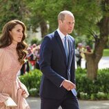 El Príncipe Guillermo y Kate Middleton a su llegada a la boda de Hussein y Rajwa de Jordania