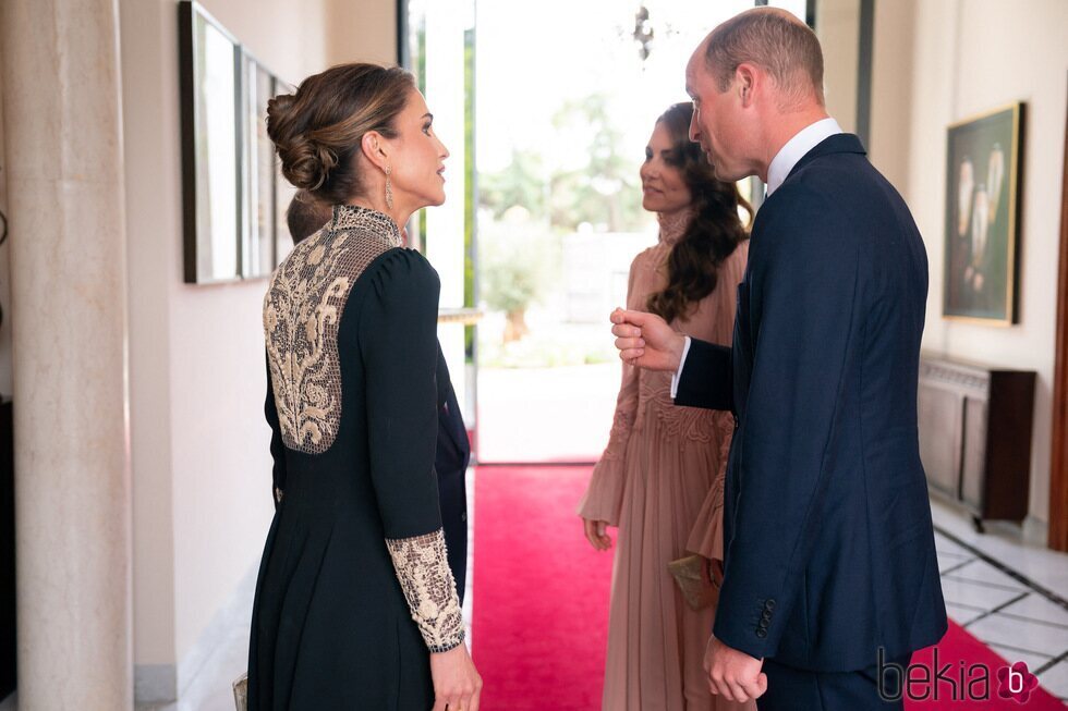 Abdalá y Rania de Jordania y el Príncipe Guillermo y Kate Middleton en la boda de Hussein y Rajwa de Jordania