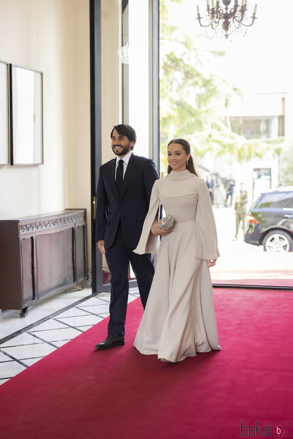 Iman de Jordania y Jameel Alexander Thermiotis a su llegada a la boda de Hussein y Rajwa de Jordania