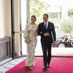 Victoria y Daniel de Suecia a su llegada a la boda de Hussein y Rajwa de Jordania