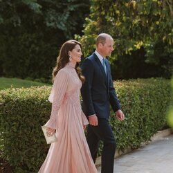 Los Príncipes de Gales en la boda de Hussein y Rajwa de Jordania