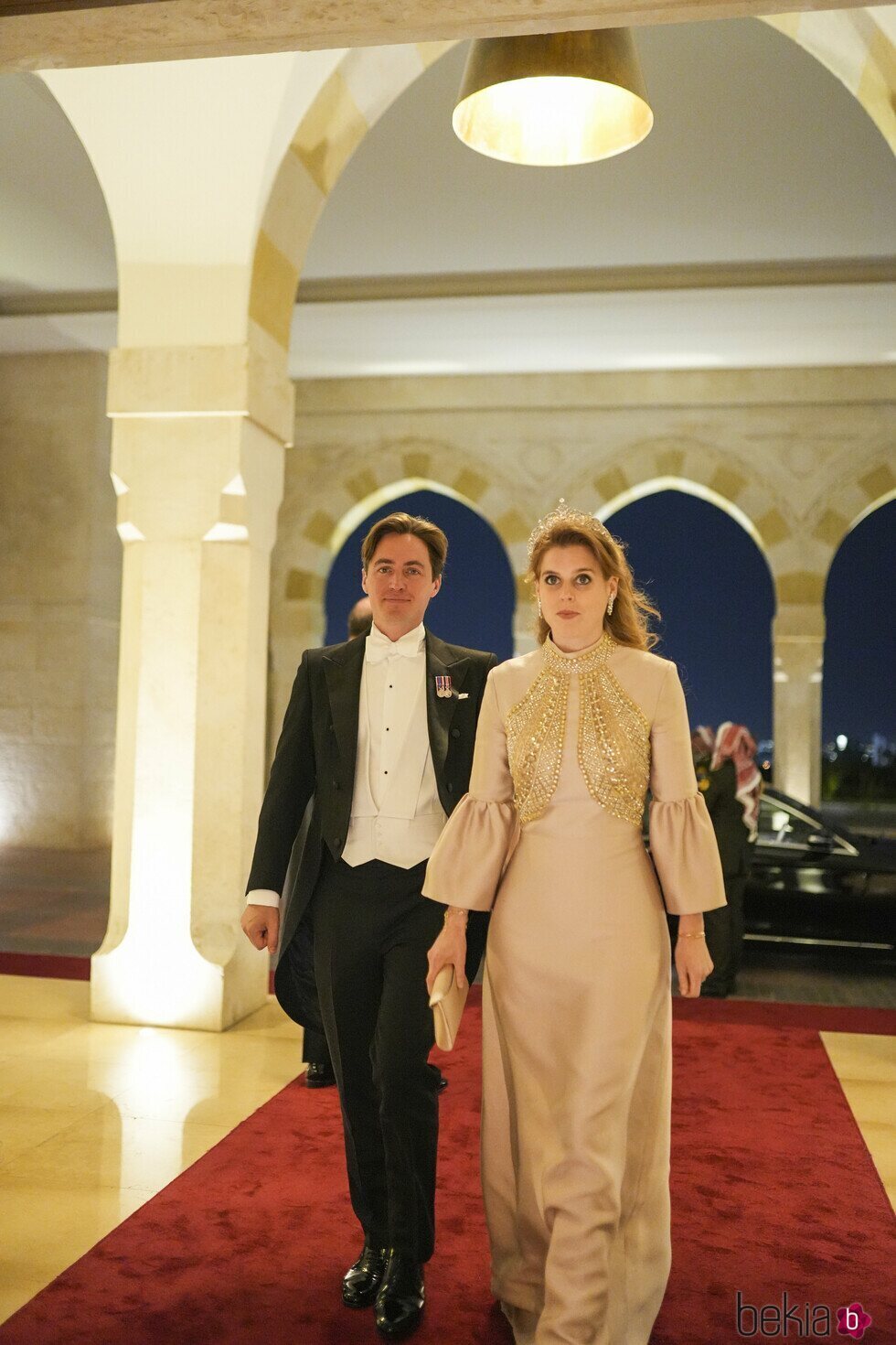 Edoardo Mapelli Mozzi y Beatriz de York con la tiara York en la recepción por la boda de Hussein y Rajwa de Jordania