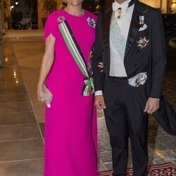 Victoria de Suecia con la tiara de Laurel y Daniel de Suecia en la recepción por la boda de Hussein y Rajwa de Jordania