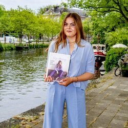 Eloise van Oranje con su libro