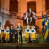 Carlos Gustavo de Suecia dando un discurso en presencia de la Familia Real Sueca en el Día Nacional de Suecia 2023