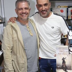 Kiko Hernández y Raúl Nogales en la Feria del Libro de Madrid 2023