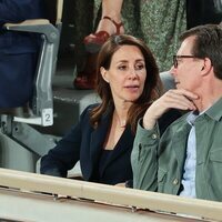 Joaquín y Marie de Dinamarca viendo un partido de tenis en Roland Garros 2023