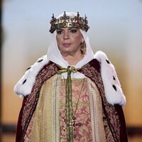 Carmen Borrego vestida de Isabel La Católica en la 'Sálvame Fashion Week 2023'