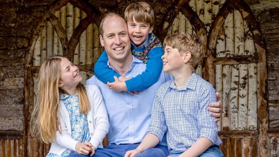 El divertido posado del Príncipe Guillermo y sus hijos George, Charlotte y Louis por el Día del Padre