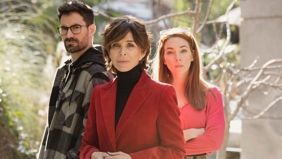 Lydia Bosch, José Sospedra y Natalia Rodríguez en una imagen promocional de 'Mía es la venganza'