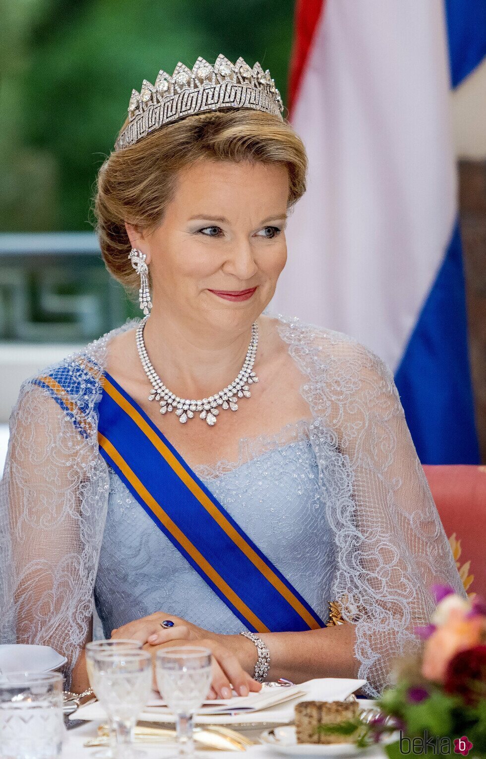 Matilde de Bélgica con la tiara de las Nueve Provincias en la cena de Estado a los Reyes de Holanda
