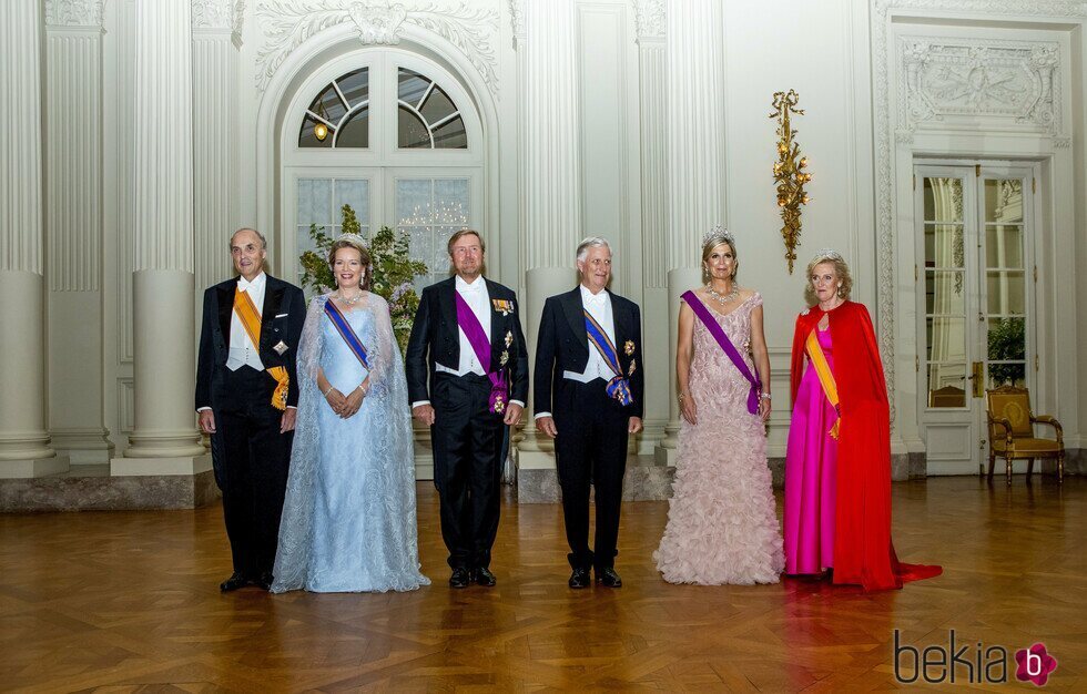 Guillermo Alejandro y Máxima de Holanda con la Familia Real Belga en la cena por su Visita de Estado a Bélgica