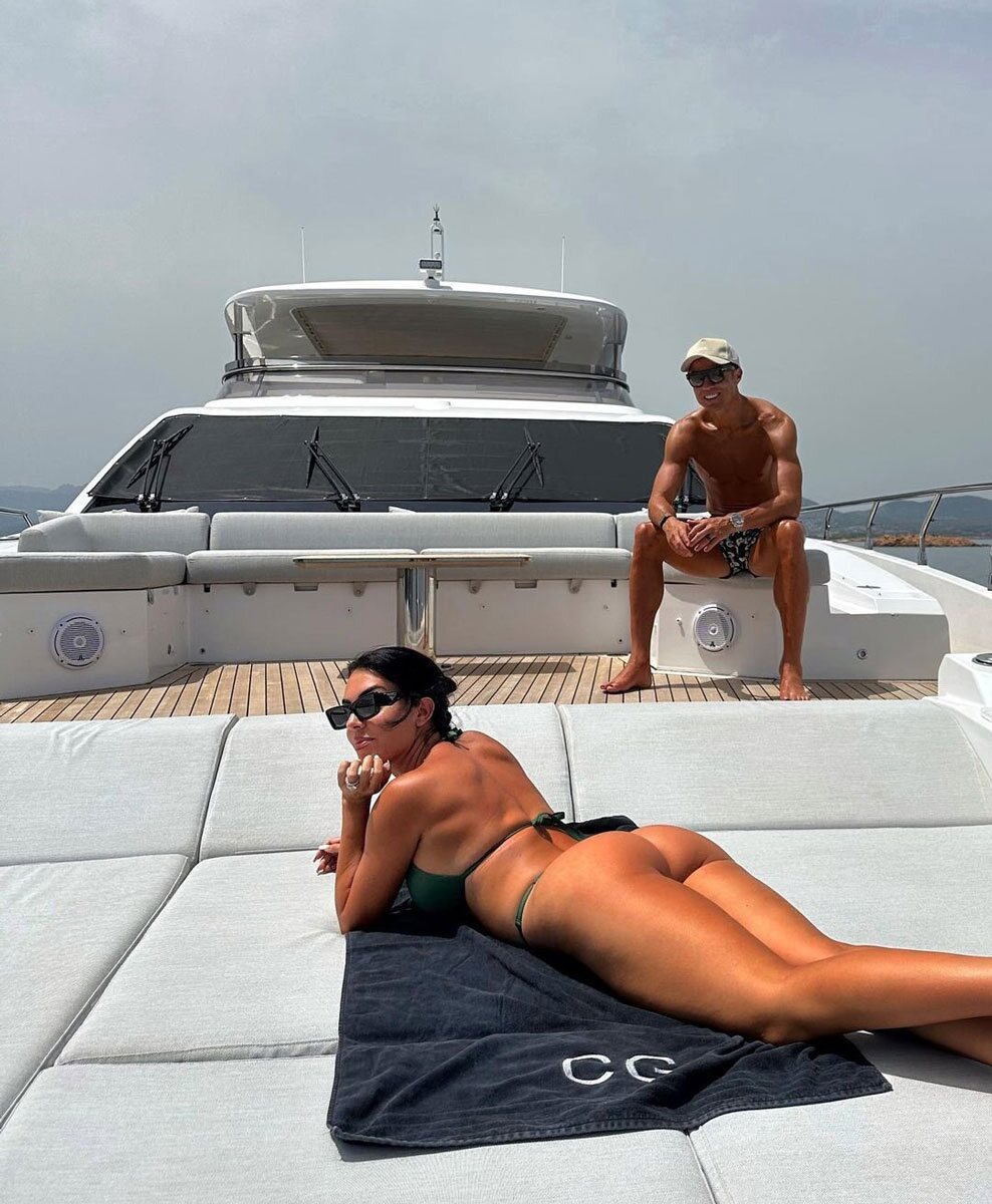Georgina Rodríguez y Cristiano Ronaldo de vacaciones en Cerdeña