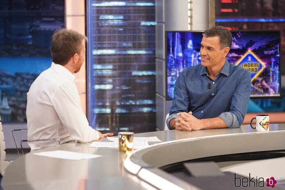 Pedro Sánchez hablando con Pablo Motos en 'El Hormiguero'