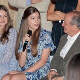 La Infanta Sofía hace una pregunta a Julio Reyes Copello en el taller-concierto de AmplificARTE
