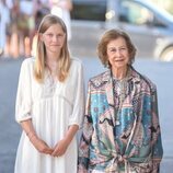 Eléonore de Bélgica y la Reina Sofía en el acto por el 30 aniversario de la muerte de Balduino de Bélgica en Motril