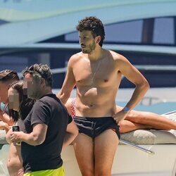 Sebastián Yatra con el torso desnudo en Ibiza