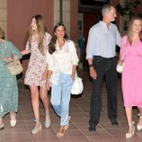 Los Reyes Felipe y Letizia, la Princesa Leonor, la Infanta Sofía y la Reina Sofía tras ver 'Barbie' en un cine de Palma