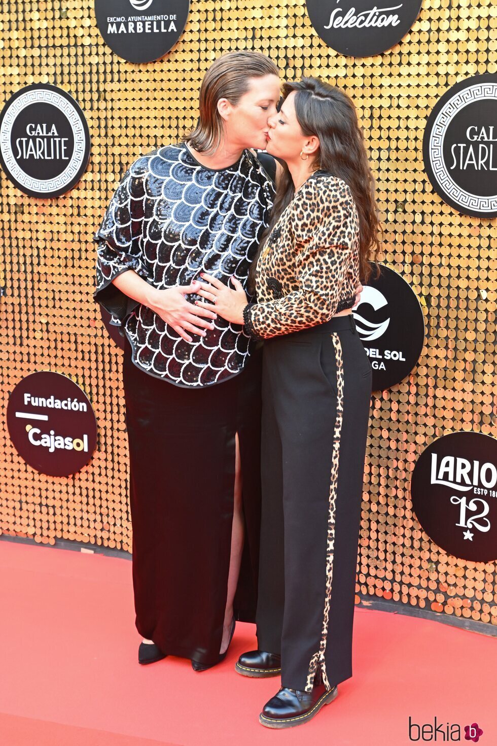María Casado besándose con Martina DiRosso en la Gala Starlite 2023