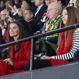 La Reina y la Infanta Sofía en el palco del Accor Stadium en la final del Mundial de Fútbol Femenino