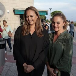 Shaila Dúrcal y Carmen Morales en el tanatorio para dar el último adiós a María Teresa Campos