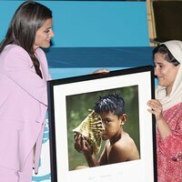 La Reina Letizia entrega un Premio UNICEF España a Shabana Basij-Rasikh