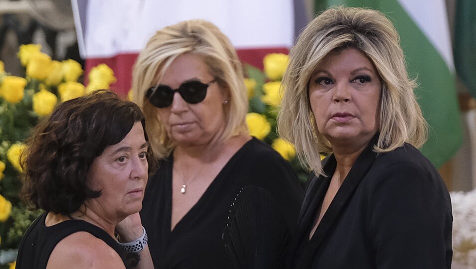 Carmen Borrego y Terelu Campos en el funeral de María Teresa Campos en Málaga