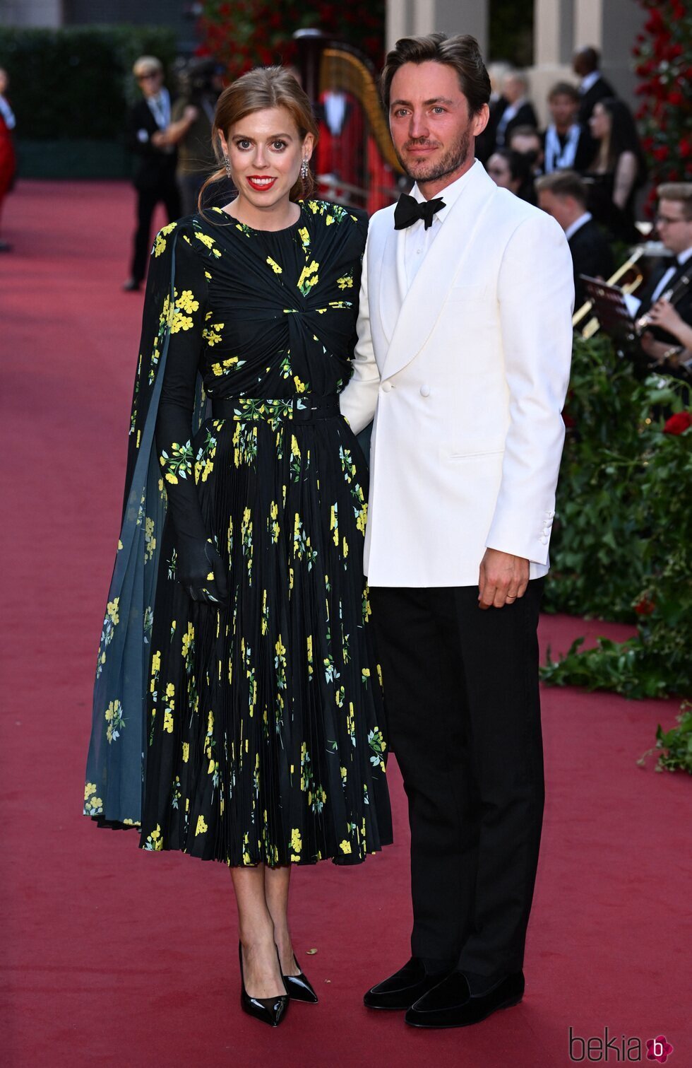 La Princesa Beatriz de York y Edoardo Mapelli Mozzi en la alfombra roja de los Vogue World 2023 que han tenido lugar en Londres