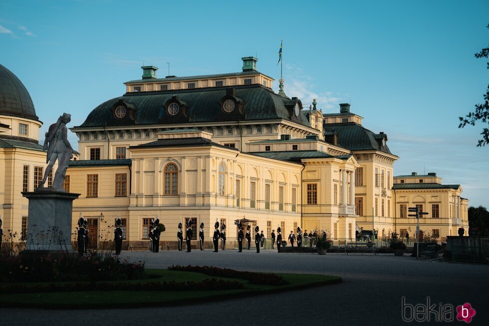 Vista del Palacio de Drottningholm en el que se celebró una ópera por el 50 aniversario de reinado de Carlos Gustavo de Suecia