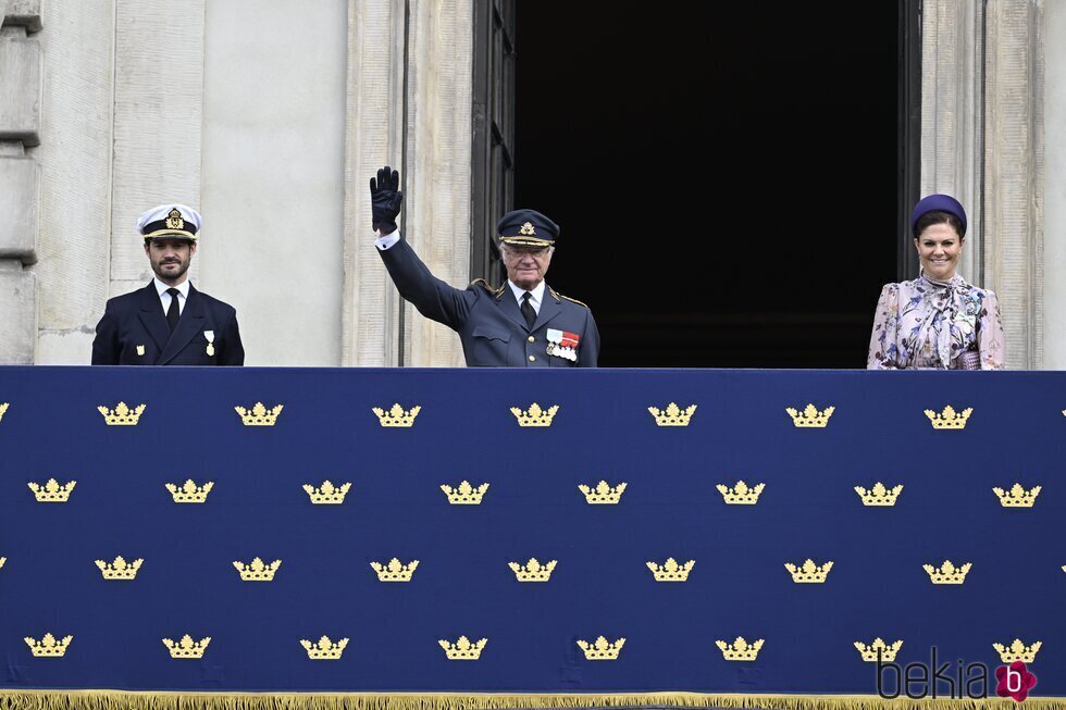 Carlos Gustavo de Suecia y sus hijos Victoria de Suecia y Carlos Felipe de Suecia en el Jubileo de Carlos Gustavo de Suecia