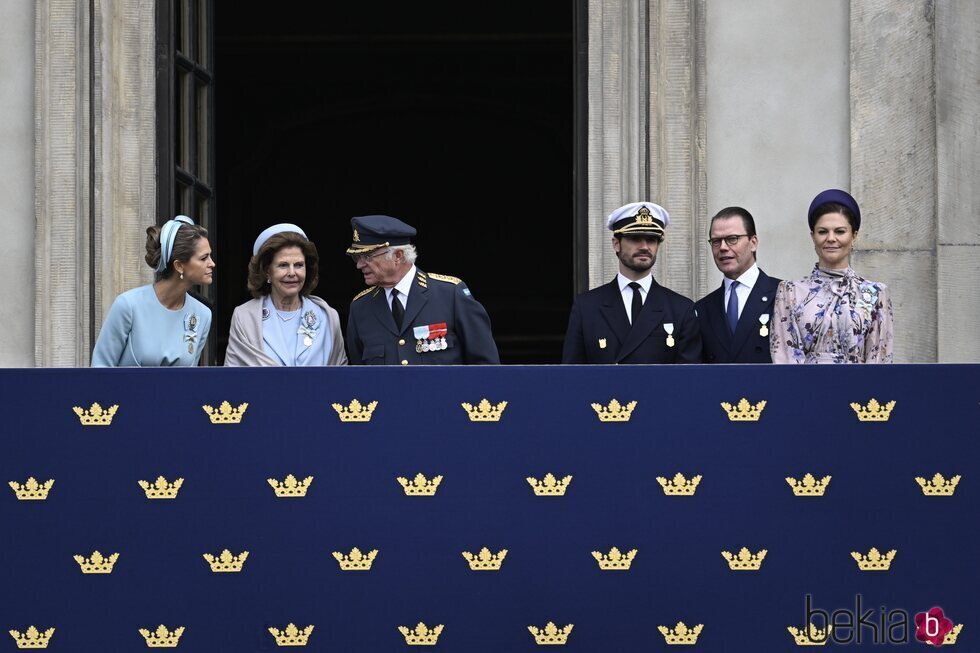 Carlos Gustavo y Silvia de Suecia con sus hijos y Daniel de Suecia en el Jubileo de Carlos Gustavo de Suecia