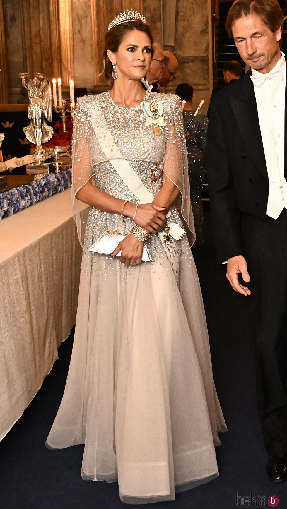 Magdalena de Suecia con vestido de Jenny Packham y la Tiara Fringe Moderna en la cena por el Jubileo de Carlos Gustavo de Suecia