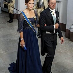 Mary de Dinamarca con su tiara personal y Daniel de Suecia en la cena por el Jubileo de Carlos Gustavo de Suecia
