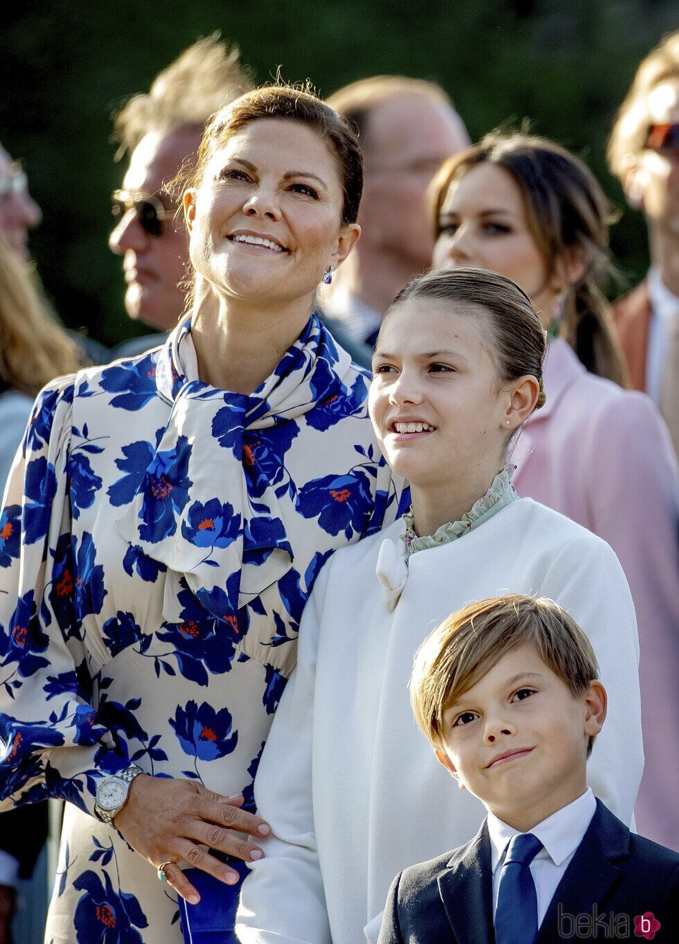 Victoria de Suecia y sus hijos Estelle y Oscar de Suecia en el concierto por el Jubileo de Carlos Gustavo de Suecia